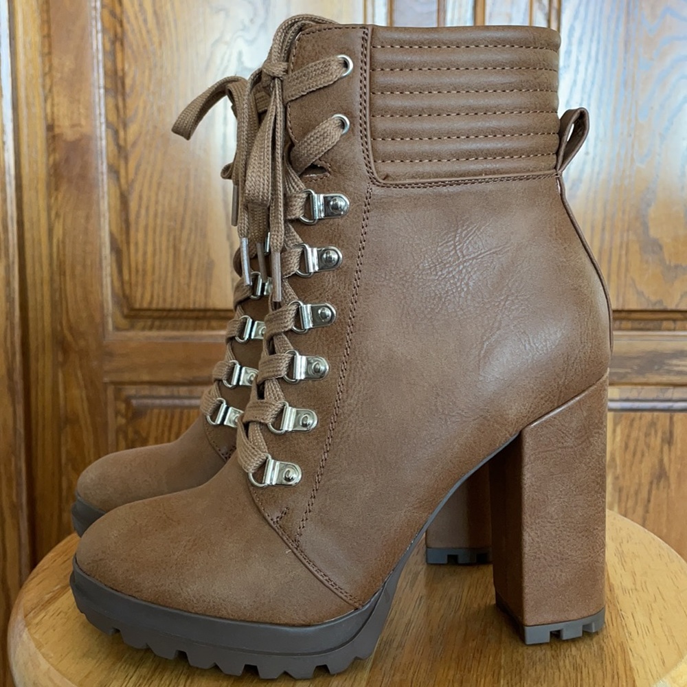 Lace up bootie